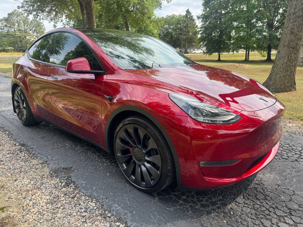 2024 Tesla Model Y — photo 9 of 27
