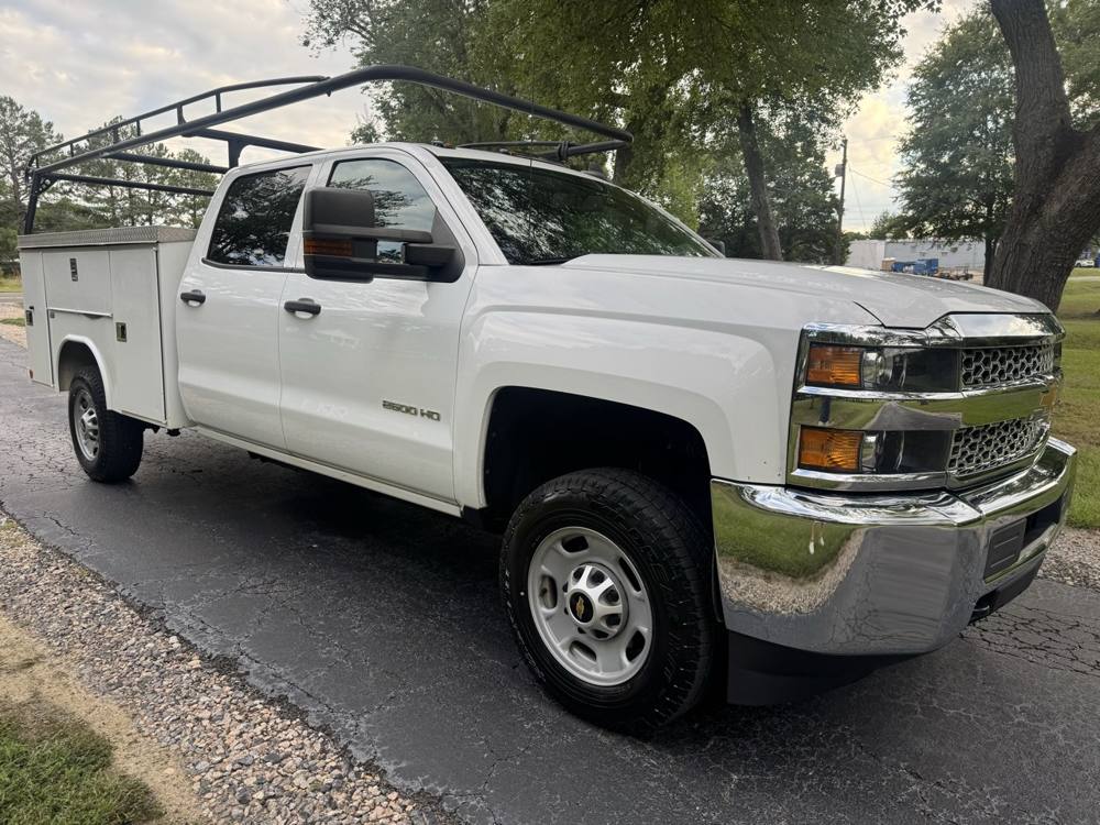 2019 Chevrolet Silverado 2500HD — photo 10 of 40