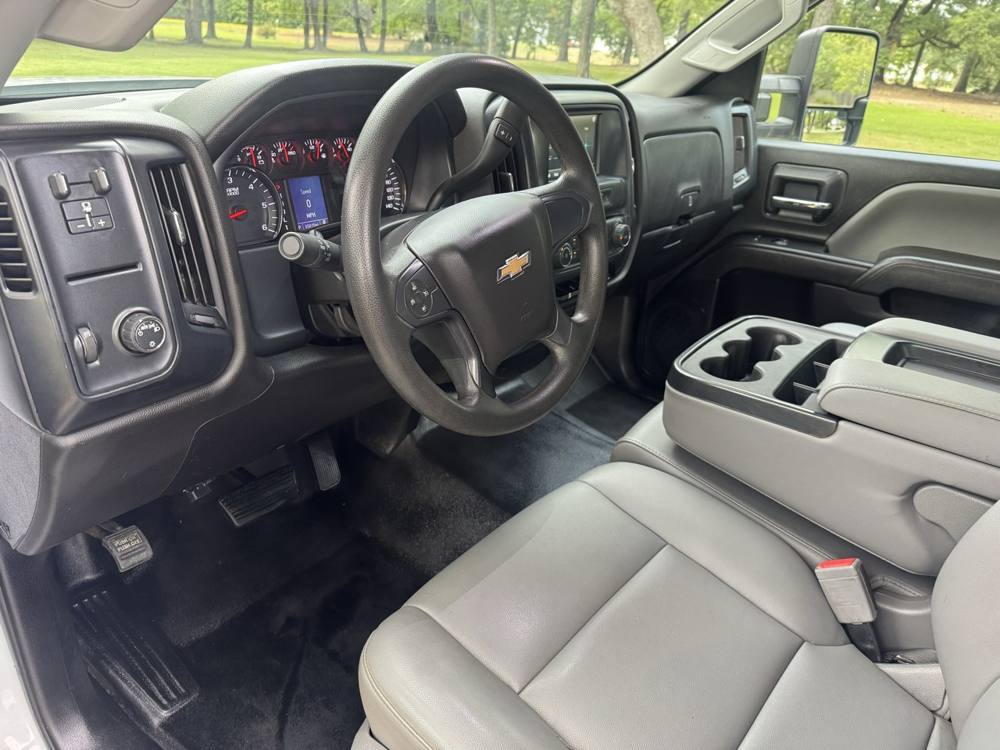 2019 Chevrolet Silverado 2500HD — photo 18 of 40