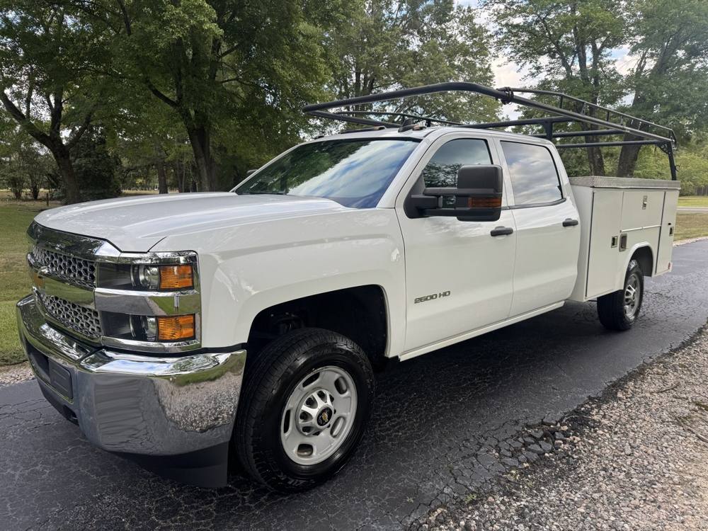 2019 Chevrolet Silverado 2500HD — photo 2 of 40