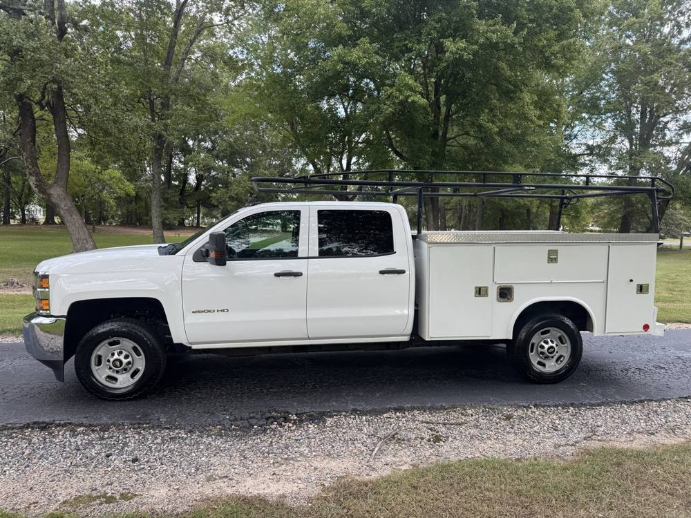 2019 Chevrolet Silverado 2500HD — photo 3 of 40