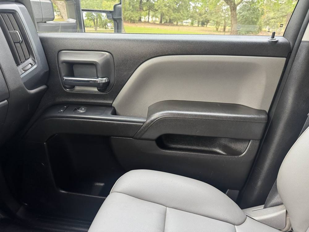 2019 Chevrolet Silverado 2500HD — photo 32 of 40