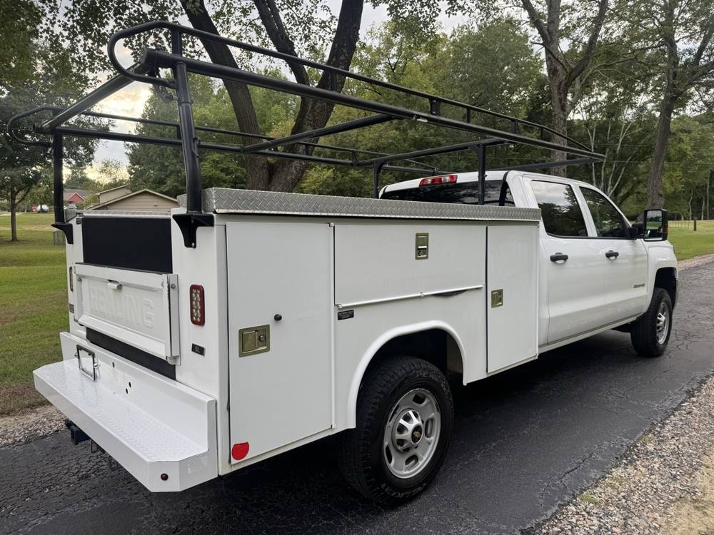 2019 Chevrolet Silverado 2500HD — photo 8 of 40