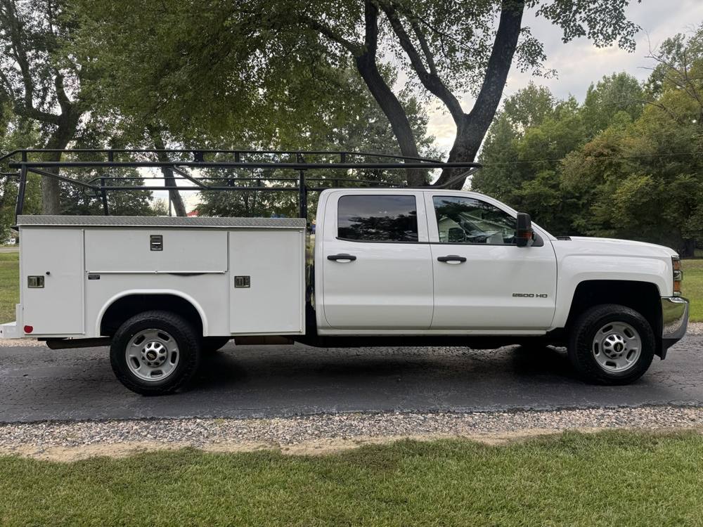 2019 Chevrolet Silverado 2500HD — photo 9 of 40