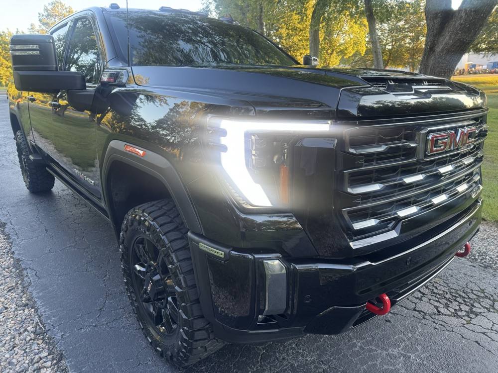 2024 GMC Sierra 2500HD — photo 11 of 44