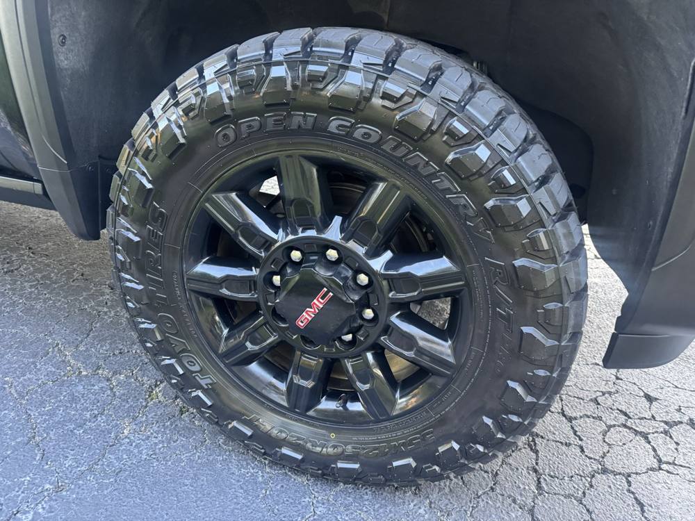 2024 GMC Sierra 2500HD — photo 12 of 44