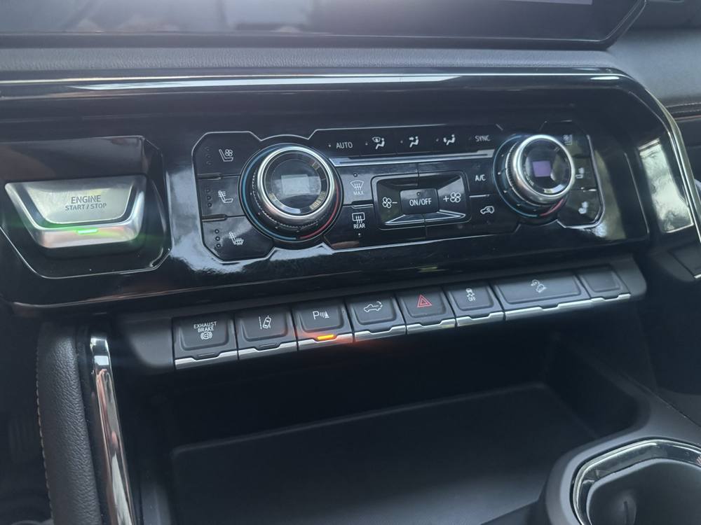 2024 GMC Sierra 2500HD — photo 40 of 44