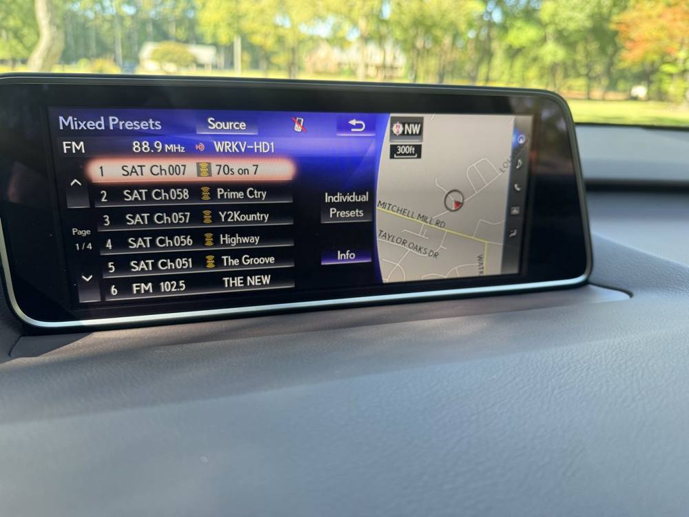 2019 Lexus RX — photo 35 of 41