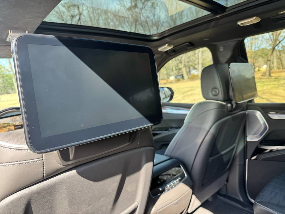 2025 Cadillac Escalade — photo 22 of 48