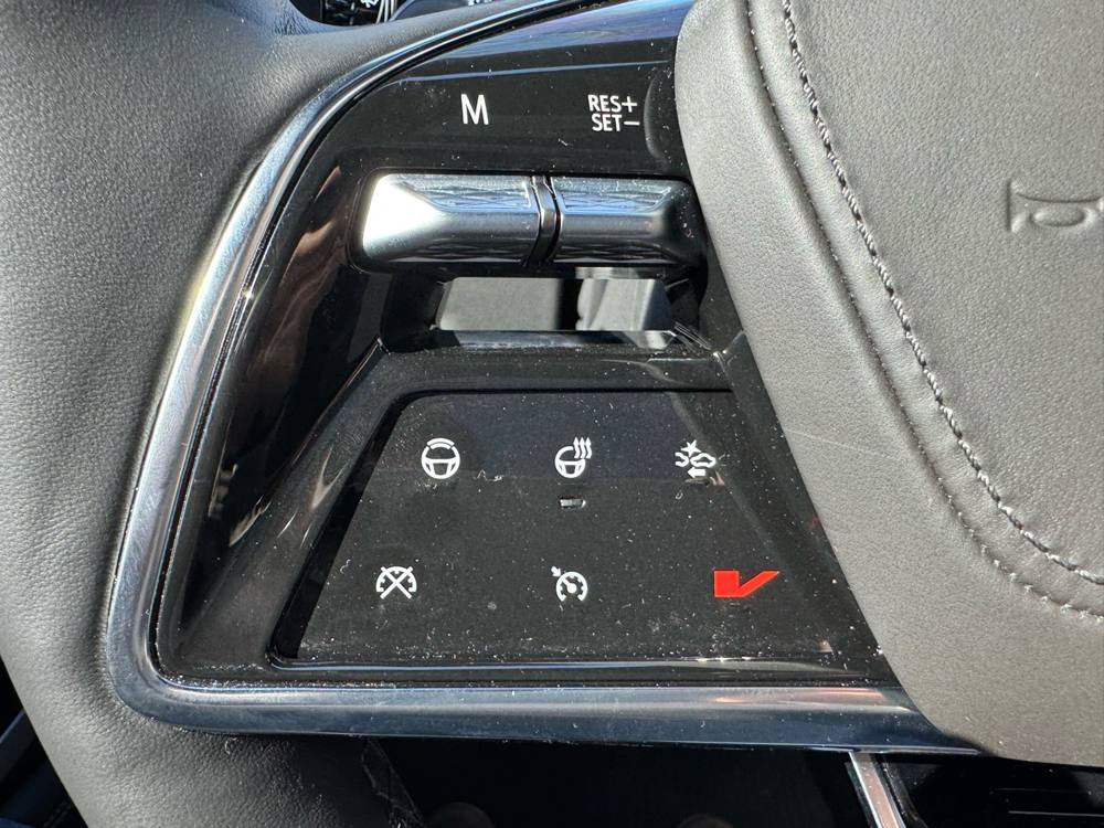 2025 Cadillac Escalade — photo 29 of 48