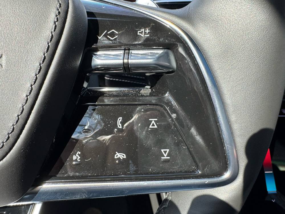 2025 Cadillac Escalade — photo 30 of 48