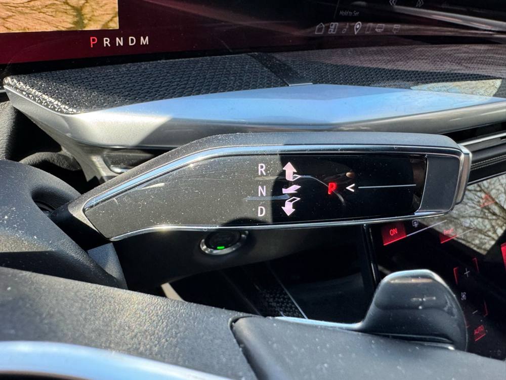 2025 Cadillac Escalade — photo 31 of 48