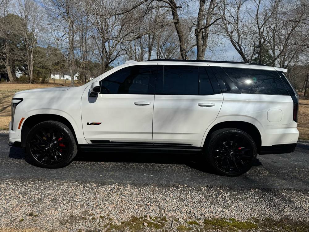 2025 Cadillac Escalade — photo 4 of 48