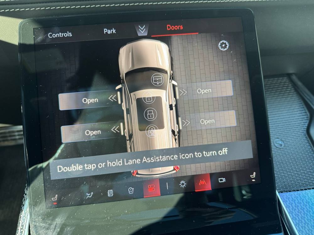 2025 Cadillac Escalade — photo 41 of 48