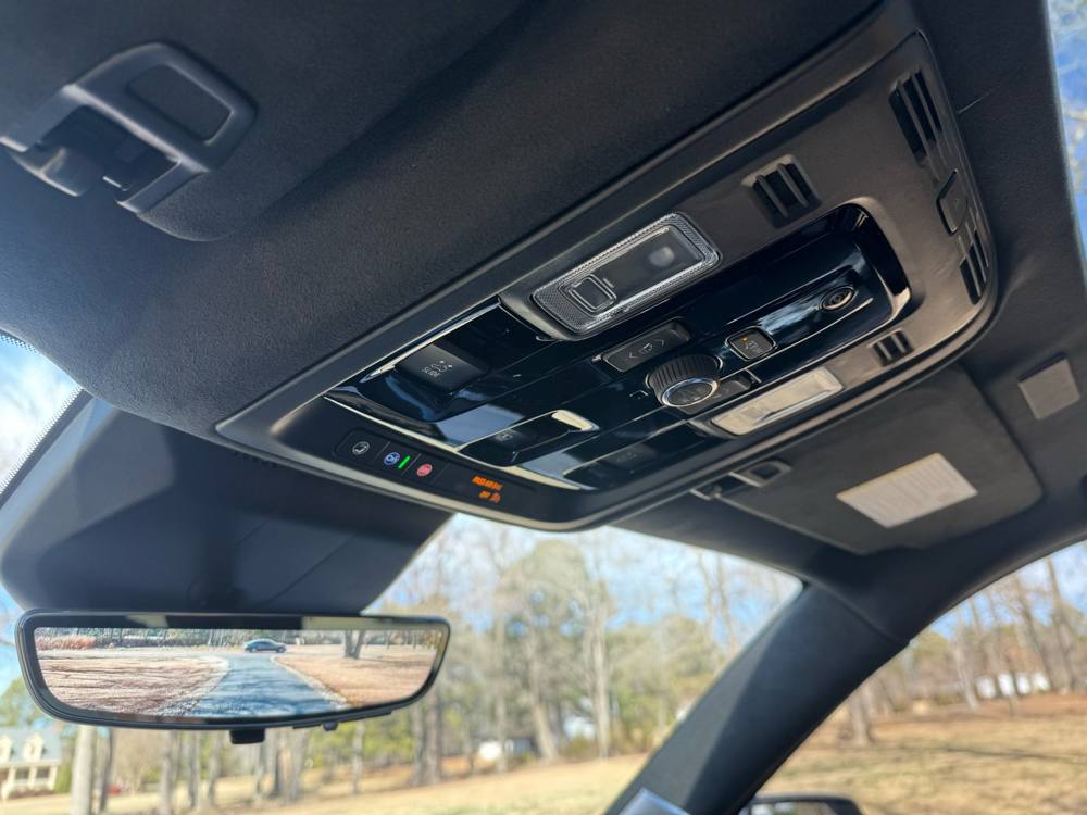 2025 Cadillac Escalade — photo 44 of 48