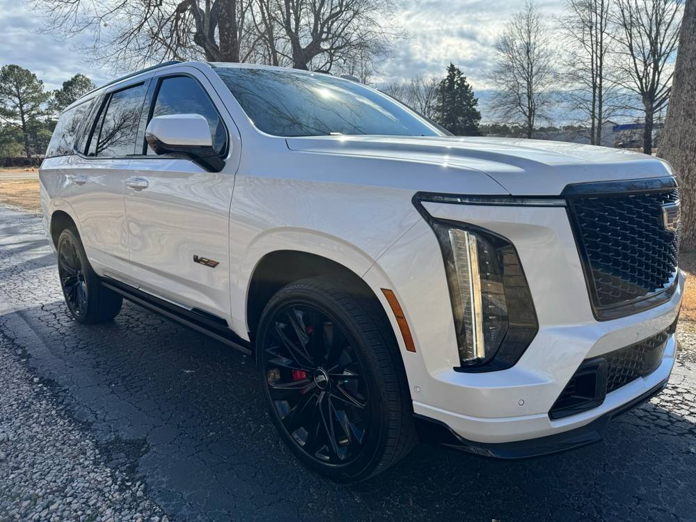 2025 Cadillac Escalade — photo 9 of 48