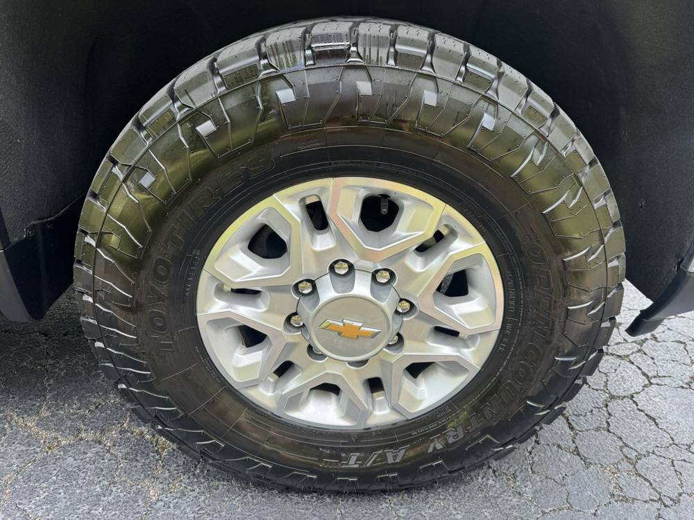 2024 Chevrolet Silverado 2500HD — photo 15 of 44