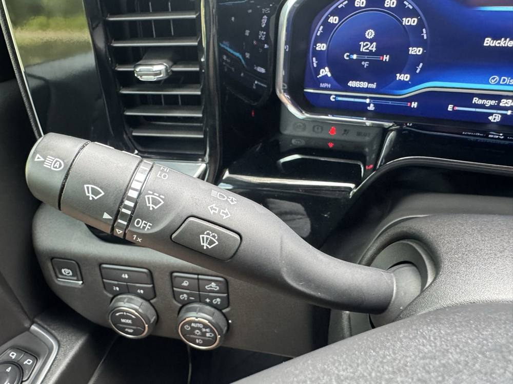 2024 Chevrolet Silverado 2500HD — photo 27 of 44