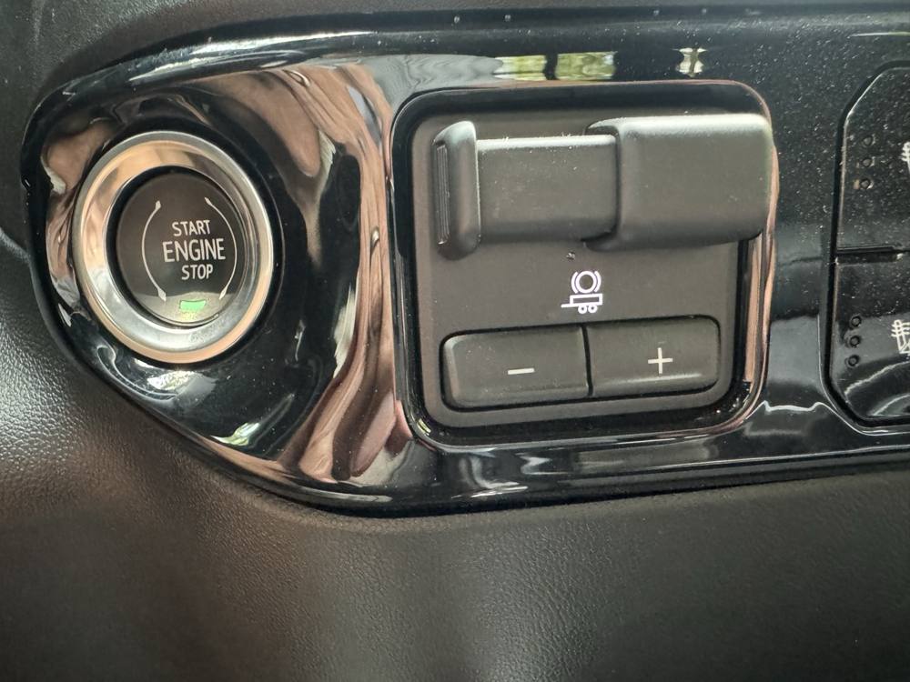 2024 Chevrolet Silverado 2500HD — photo 37 of 44