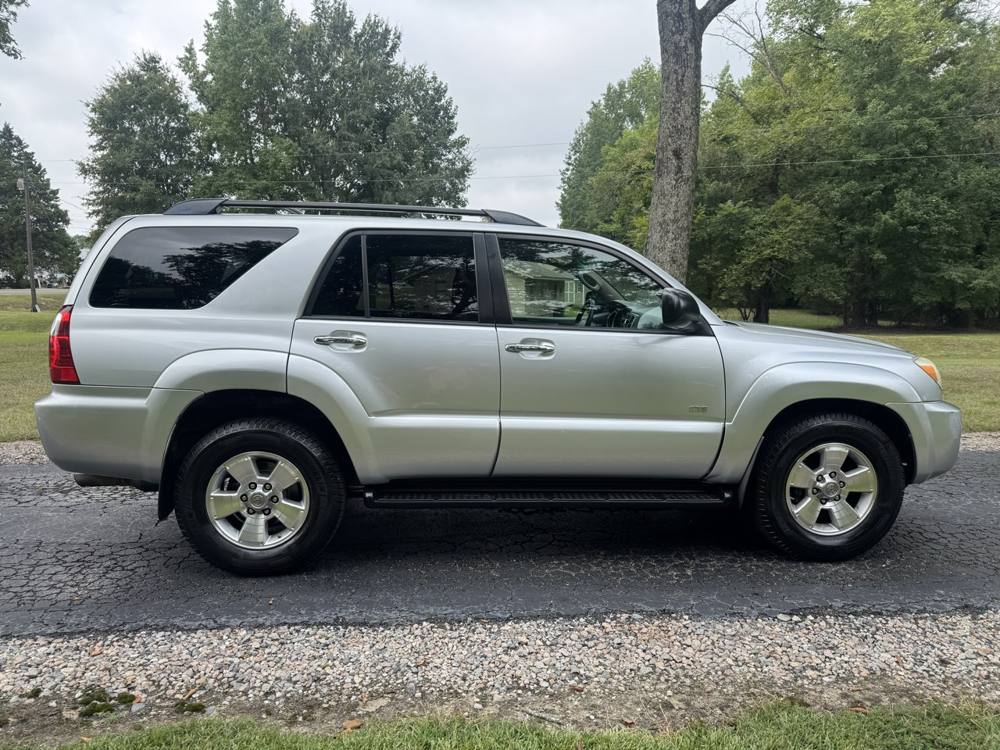2007 Toyota 4Runner — photo 7 of 39
