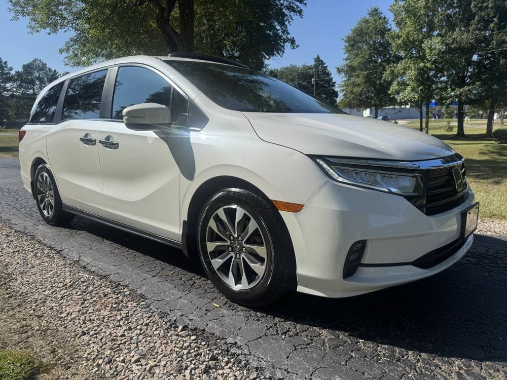2023 Honda Odyssey — photo 14 of 42