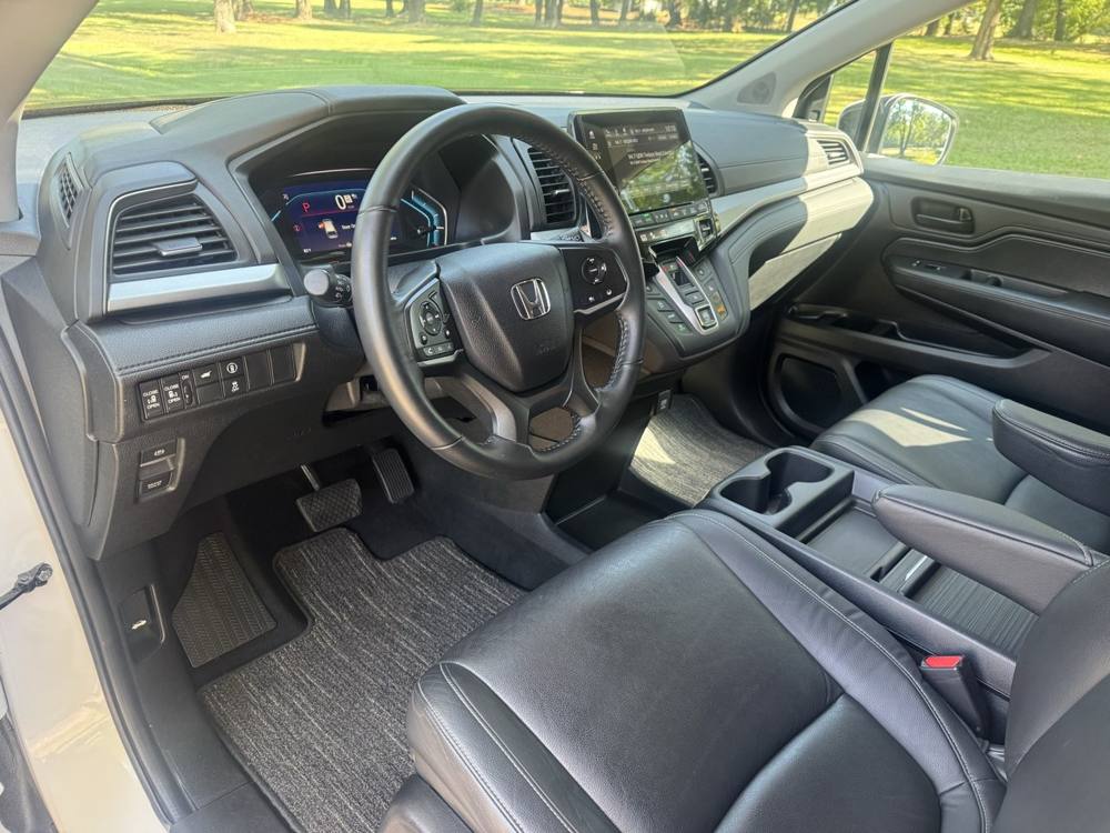 2023 Honda Odyssey — photo 16 of 42
