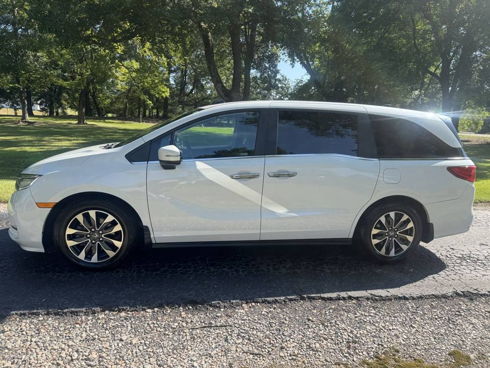 2023 Honda Odyssey — photo 3 of 42