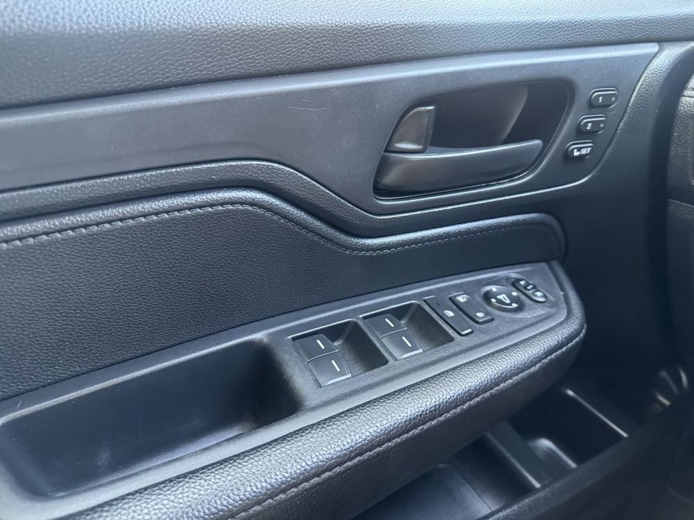 2023 Honda Odyssey — photo 31 of 42