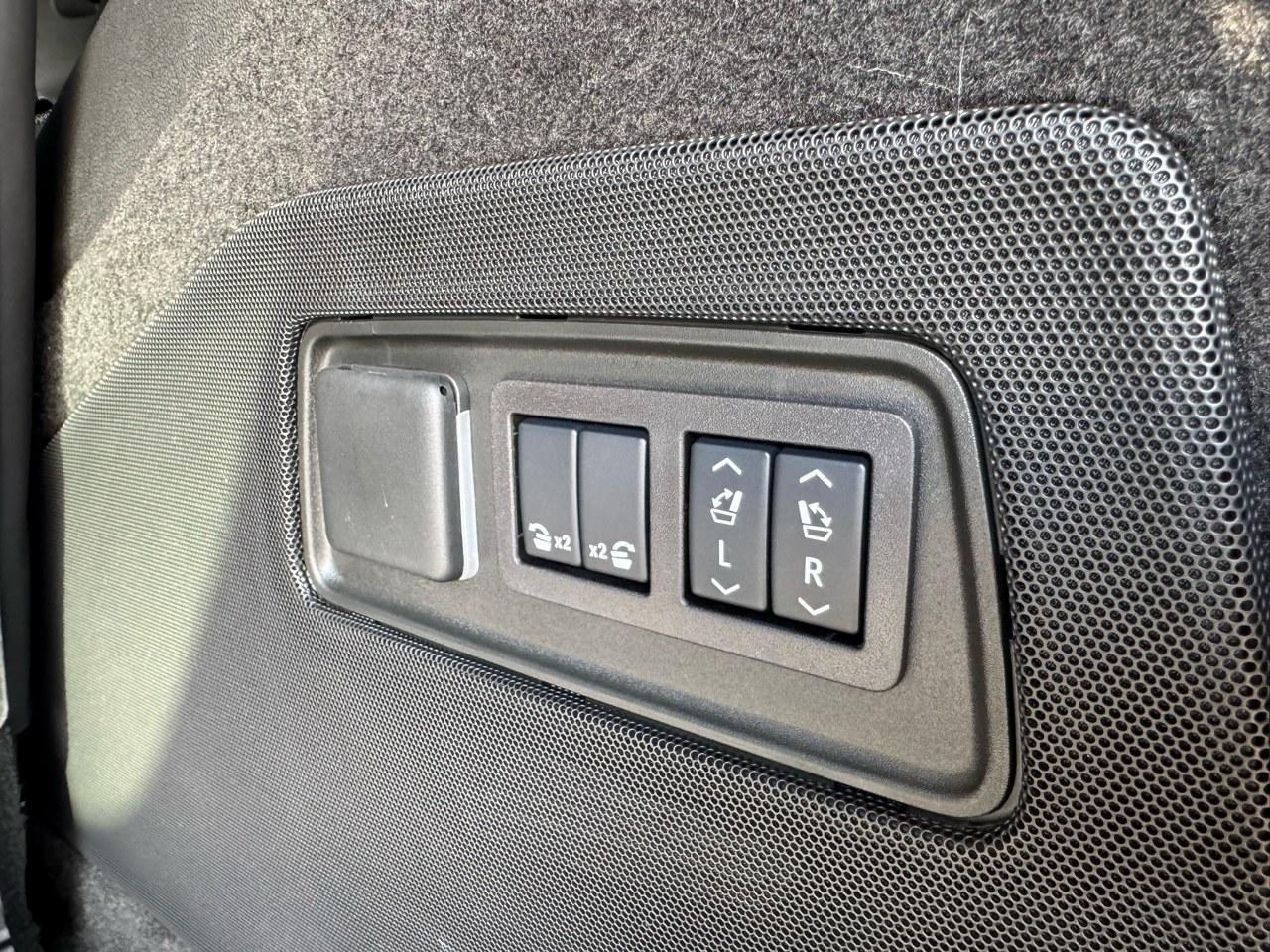 2025 Cadillac Escalade V-Series - Photo 26
