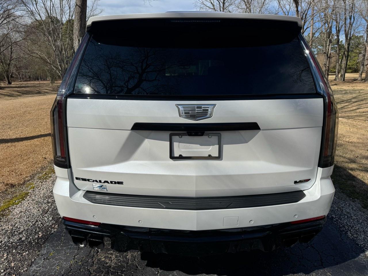 2025 Cadillac Escalade V-Series - Photo 6