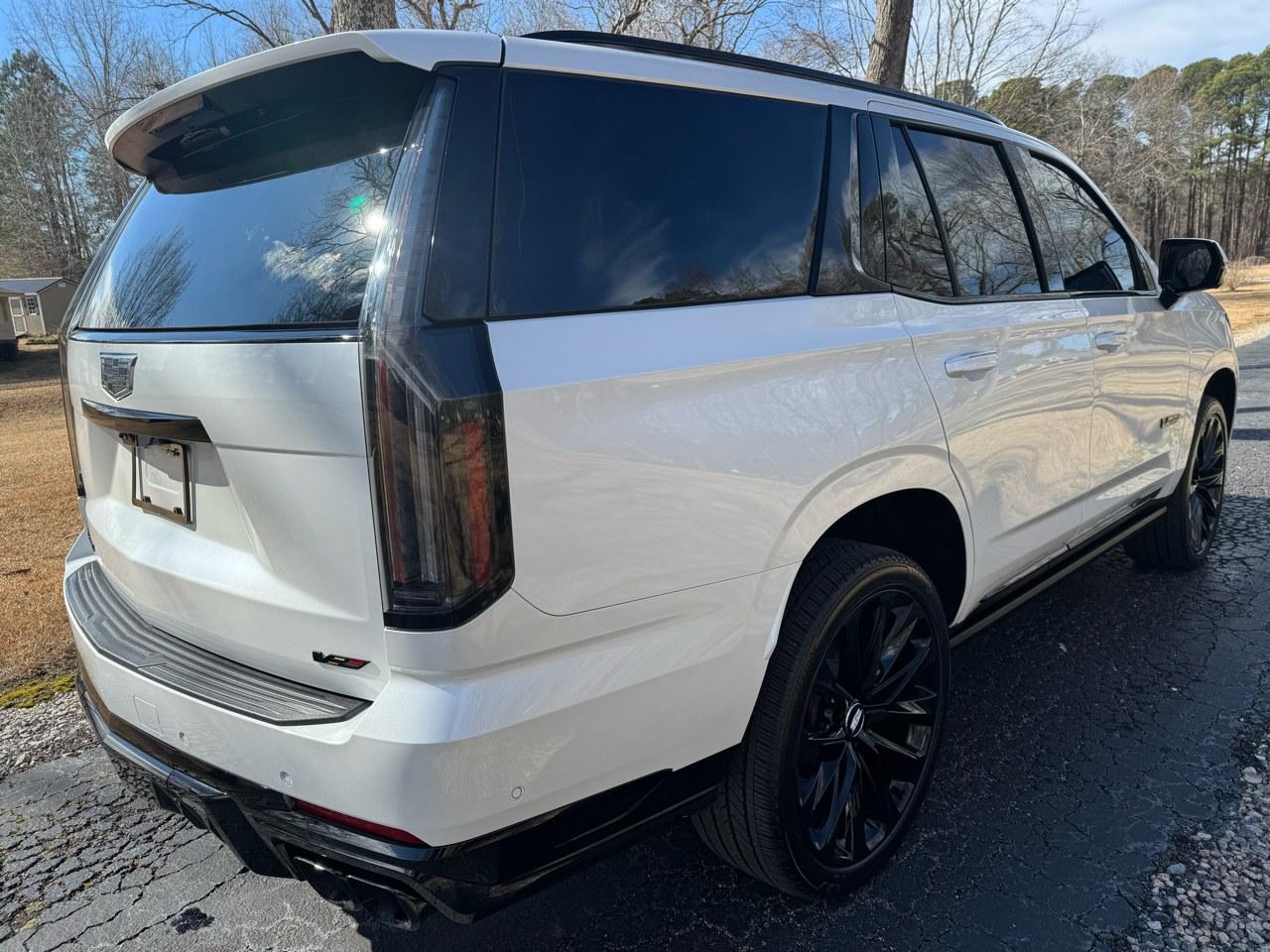 2025 Cadillac Escalade V-Series - Photo 7